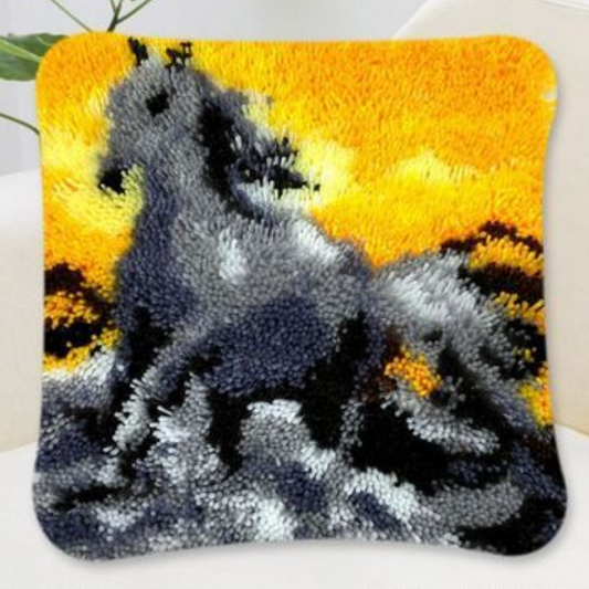 Black Horse Latch Hook Rug Crocheting Knitting Kit