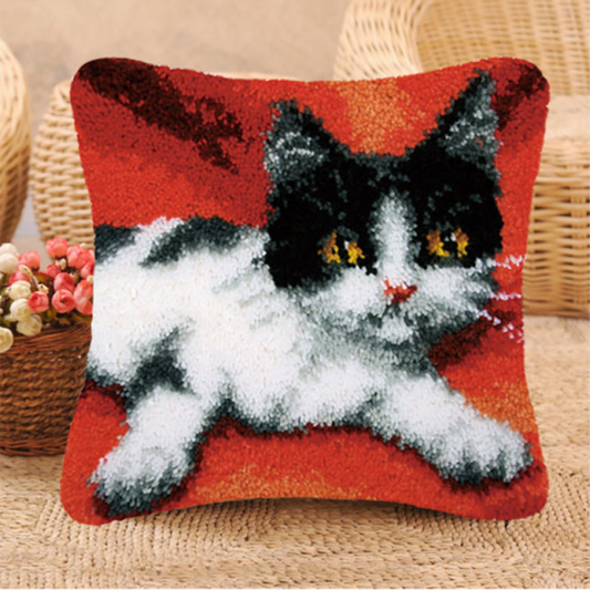 Yellow Eyed Kitten Latch Hook Pillow Crocheting Knitting Kit