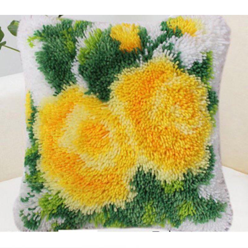Two Yellow Roses Latch Hook Rug Crocheting Knitting Kit