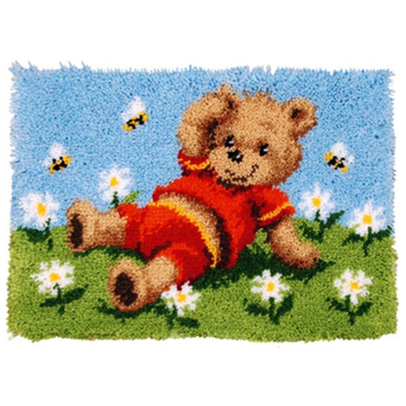 Bear with Flowers Latch Hook Rug Crocheting Knitting Kit